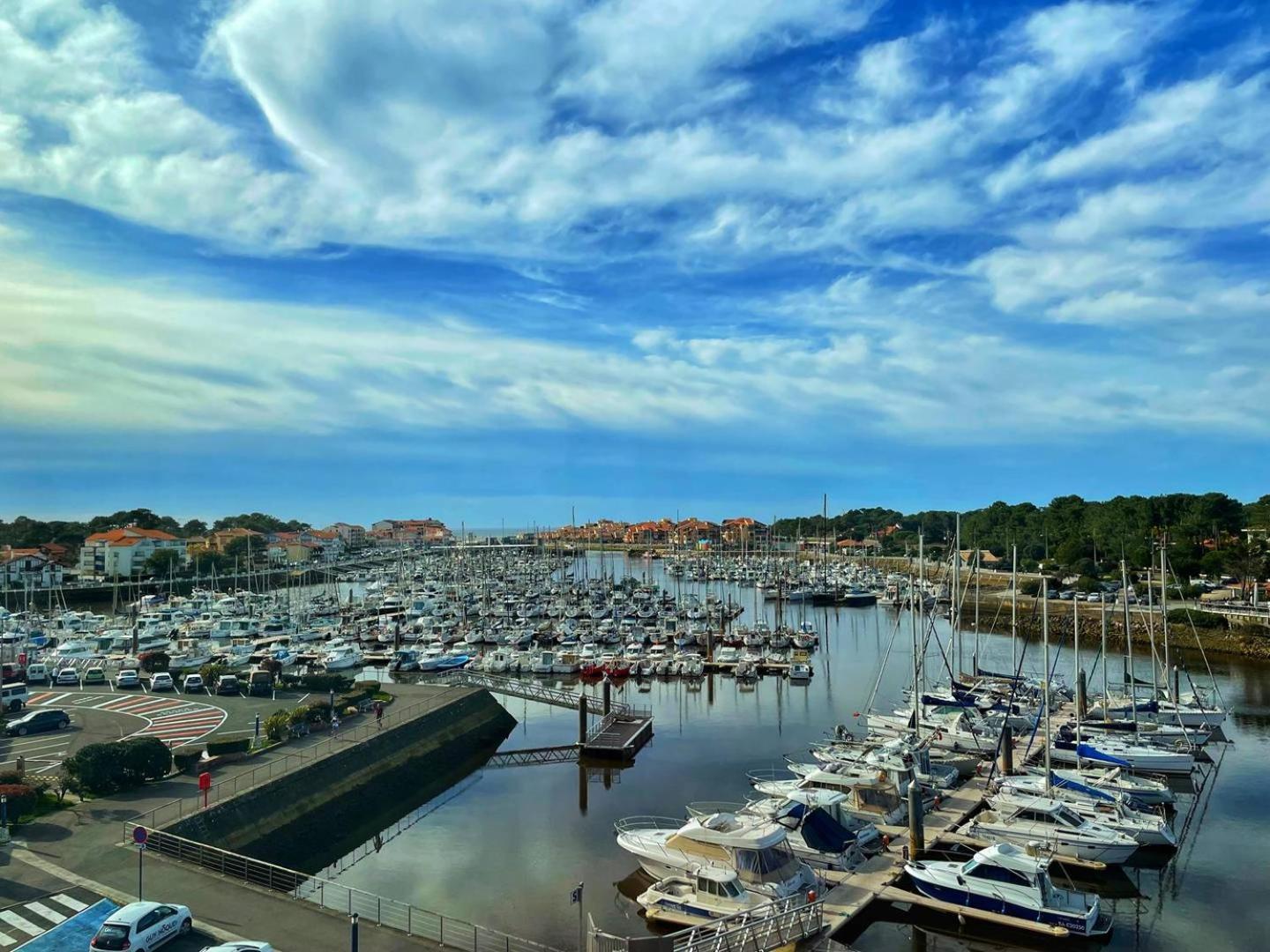 Ferienwohnung Port Sud - T3 En Duplex Avec Vue Panoramique Sur Le Port De Capbreton Exterior foto
